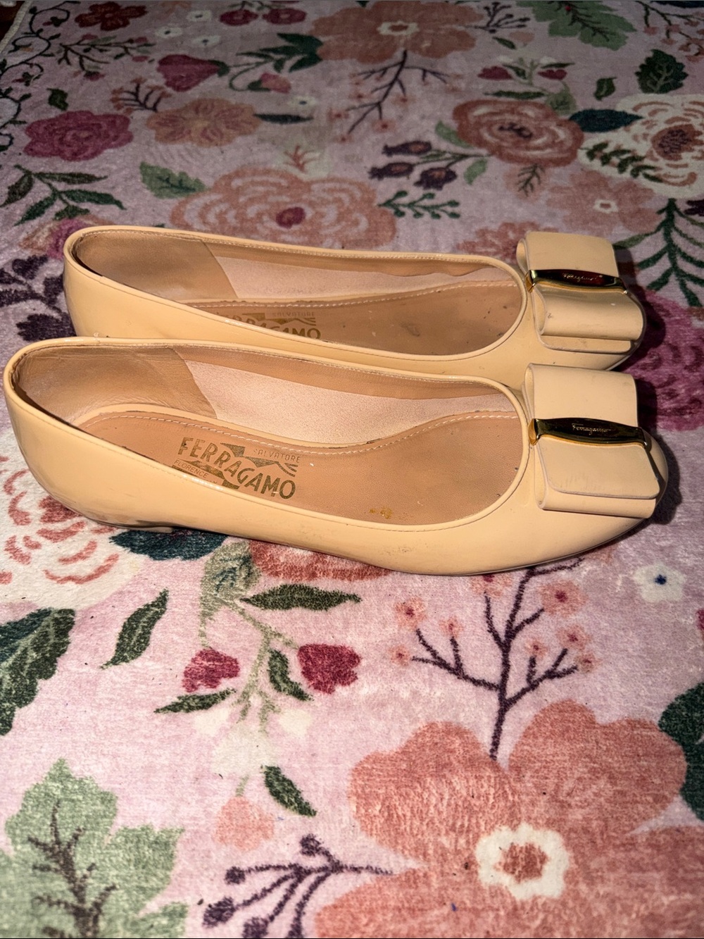 Salvatore Ferragamo Blush Patent Leather Bow Flats with Gold Accent - Picture 2 of 8